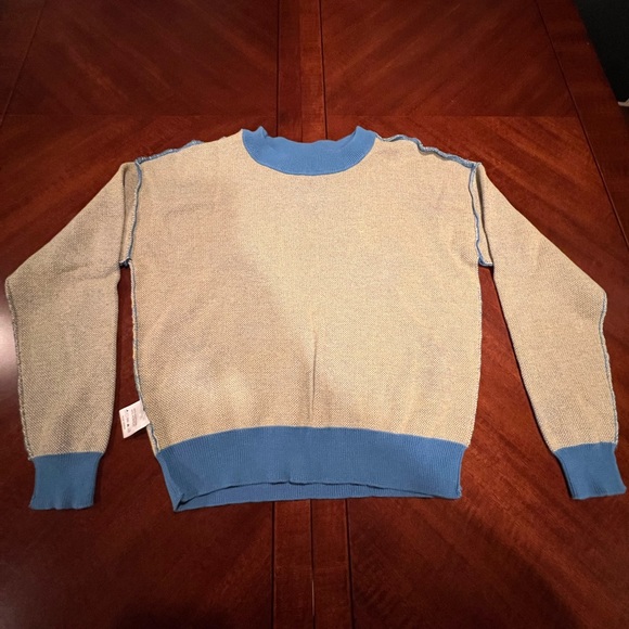 Women’s Y2K sweater with flower pattern - Picture 4 of 6